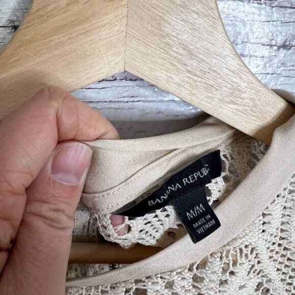 Banana republic cream lace tee shirt top blouse size medium - Picture 5 of 10